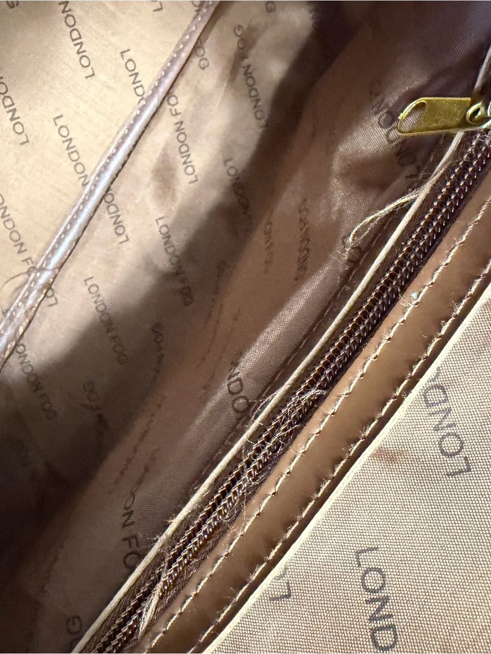 London Fog Duffel bag in brown check plaid Classic Houndstooth Satchel Handbag